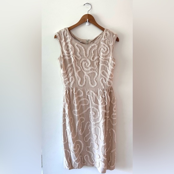 VINTAGE Linen-Like Beige Sleeveless Dress with 3D Ruffled Ribbon Details - Picture 2 of 13
